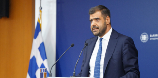 Ενημέρωση των πολιτικών συντακτών και ανταποκριτών ξένου Τύπου από τον Κυβερνητικό Εκπρόσωπο Παύλο Μαρινάκη