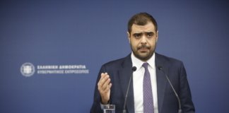 Ενημέρωση πολιτικών συντακτών και ανταποκριτών ξένου Τύπου από τον Κυβερνητικό Εκπρόσωπο Παύλο Μαρινάκη