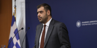 Ενημέρωση πολιτικών συντακτών και ανταποκριτών ξένου Τύπου από τον Κυβερνητικό Εκπρόσωπο Παύλο Μαρινάκη