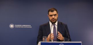Ενημέρωση των πολιτικών συντακτών και ανταποκριτών ξένου Τύπου από τον Υφυπουργό παρά τω Πρωθυπουργώ και Κυβερνητικό Εκπρόσωπο Παύλο Μαρινάκη