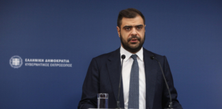 Η ενημέρωση των πολιτικών συντακτών και ανταποκριτών ξένου Τύπου από τον Υφυπουργό παρά τω Πρωθυπουργώ και Κυβερνητικό Εκπρόσωπο Παύλο Μαρινάκη