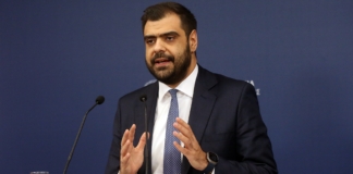 Η ενημέρωση των πολιτικών συντακτών και ανταποκριτών ξένου Τύπου από τον Υφυπουργό παρά τω Πρωθυπουργώ και Κυβερνητικό Εκπρόσωπο Παύλο Μαρινάκη