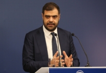 Η ενημέρωση των πολιτικών συντακτών και ανταποκριτών ξένου Τύπου από τον Υφυπουργό παρά τω Πρωθυπουργώ και Κυβερνητικό Εκπρόσωπο Παύλο Μαρινάκη