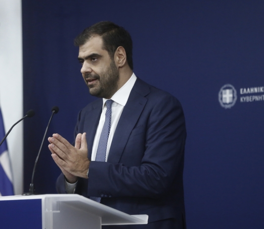 Ενημέρωση πολιτικών συντακτών και ανταποκριτών ξένου Τύπου από τον Υφυπουργό παρά τω Πρωθυπουργώ και Κυβερνητικό Εκπρόσωπο Παύλο Μαρινάκη