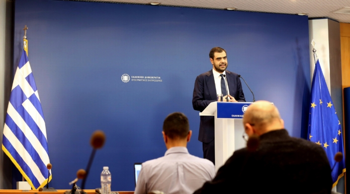 Ενημέρωση πολιτικών συντακτών και ανταποκριτών ξένου Τύπου από τον Υφυπουργό παρά τω Πρωθυπουργώ και Κυβερνητικό Εκπρόσωπο Παύλο Μαρινάκη