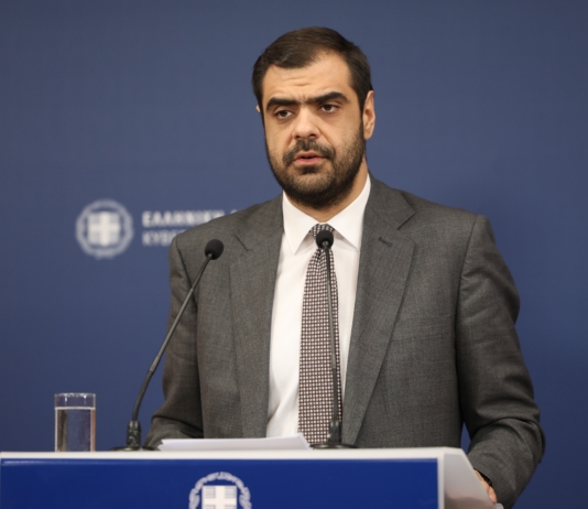 Ενημέρωση πολιτικών συντακτών και ανταποκριτών ξένου Τύπου από τον Υφυπουργό παρά τω Πρωθυπουργώ και Κυβερνητικό Εκπρόσωπο Παύλο Μαρινάκη