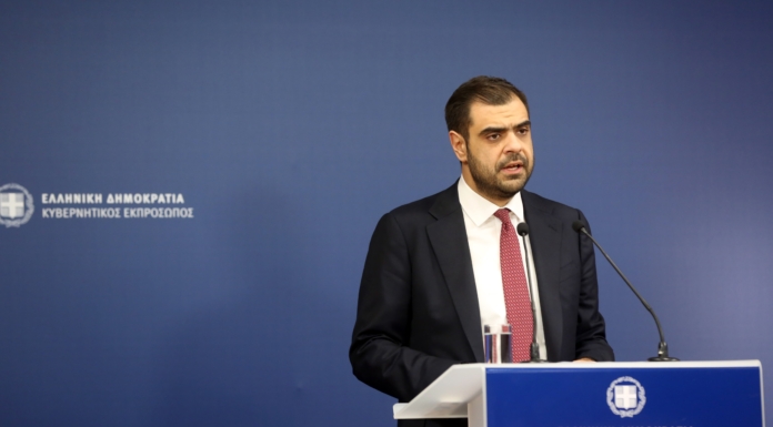 Ενημέρωση των πολιτικών συντακτών και ανταποκριτών ξένου Τύπου από τον Υφυπουργό παρά τω Πρωθυπουργώ και Κυβερνητικό Εκπρόσωπο Παύλο Μαρινάκη