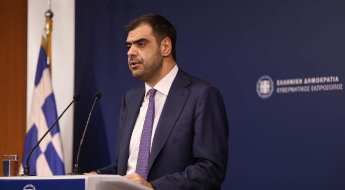 Ενημέρωση των πολιτικών συντακτών και ανταποκριτών ξένου Τύπου από τον Υφυπουργό παρά τω Πρωθυπουργώ και Κυβερνητικό Εκπρόσωπο Παύλο Μαρινάκη