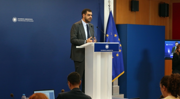 Ενημέρωση των πολιτικών συντακτών και ανταποκριτών ξένου Τύπου από τον Υφυπουργό παρά τω Πρωθυπουργώ και Κυβερνητικό Εκπρόσωπο Παύλο Μαρινάκη