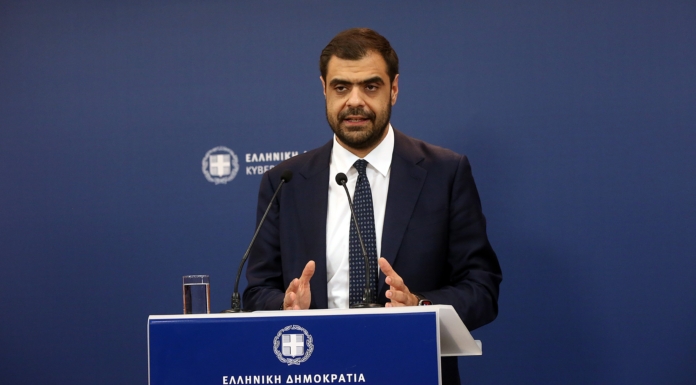 Ενημέρωση των πολιτικών συντακτών και ανταποκριτών ξένου Τύπου από τον Υφυπουργό παρά τω Πρωθυπουργώ και Κυβερνητικό Εκπρόσωπο Παύλο Μαρινάκη