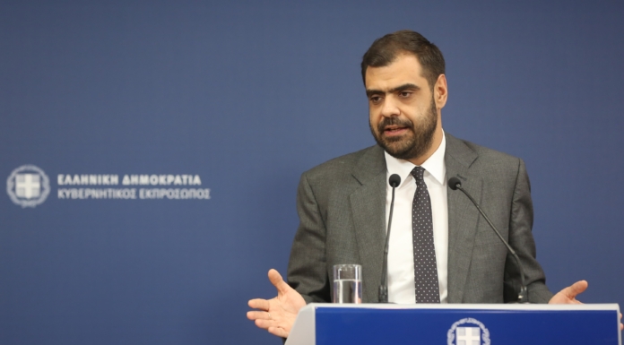 Ενημέρωση των πολιτικών συντακτών και ανταποκριτών ξένου Τύπου από τον Υφυπουργό παρά τω Πρωθυπουργώ και Κυβερνητικό Εκπρόσωπο Παύλο Μαρινάκη