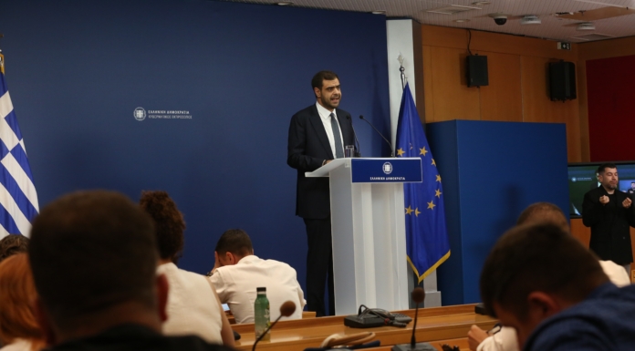 Ενημέρωση των πολιτικών συντακτών και ανταποκριτών ξένου Τύπου από τον Υφυπουργό παρά τω Πρωθυπουργώ και Κυβερνητικό Εκπρόσωπο Παύλο Μαρινάκη