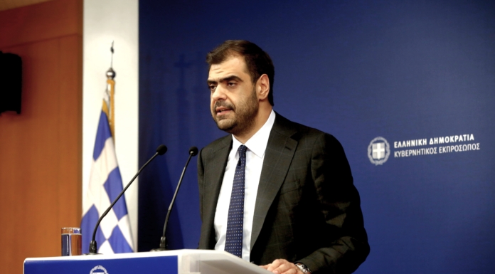 Ενημέρωση των πολιτικών συντακτών και ανταποκριτών ξένου Τύπου από τον Υφυπουργό παρά τω Πρωθυπουργώ και Κυβερνητικό Εκπρόσωπο Παύλο Μαρινάκη