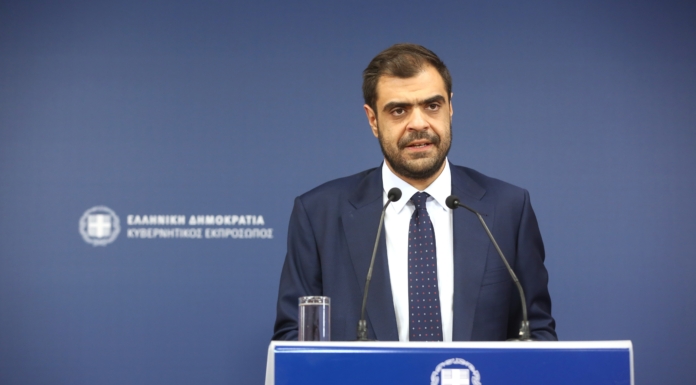 Ενημέρωση των πολιτικών συντακτών και ανταποκριτών ξένου Τύπου από τον Υφυπουργό παρά τω Πρωθυπουργώ και Κυβερνητικό Εκπρόσωπο Παύλο Μαρινάκη