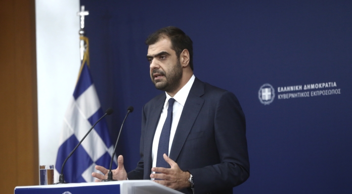 Ενημέρωση των πολιτικών συντακτών και ανταποκριτών ξένου Τύπου από τον Υφυπουργό παρά τω Πρωθυπουργώ και Κυβερνητικό Εκπρόσωπο Παύλο Μαρινάκη