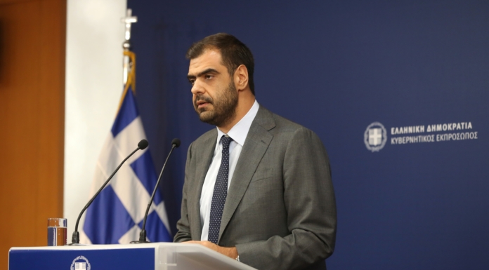 Ενημέρωση των πολιτικών συντακτών και ανταποκριτών ξένου Τύπου από τον Υφυπουργό παρά τω Πρωθυπουργώ και Κυβερνητικό Εκπρόσωπο Παύλο Μαρινάκη