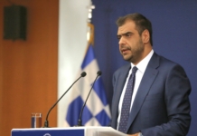 Η ενημέρωση των πολιτικών συντακτών και ανταποκριτών ξένου Τύπου από τον Υφυπουργό παρά τω Πρωθυπουργώ και Κυβερνητικό Εκπρόσωπο Παύλο Μαρινάκη