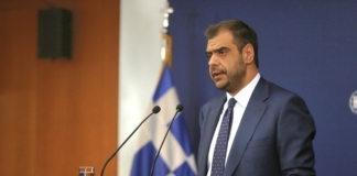 Η ενημέρωση των πολιτικών συντακτών και ανταποκριτών ξένου Τύπου από τον Υφυπουργό παρά τω Πρωθυπουργώ και Κυβερνητικό Εκπρόσωπο Παύλο Μαρινάκη