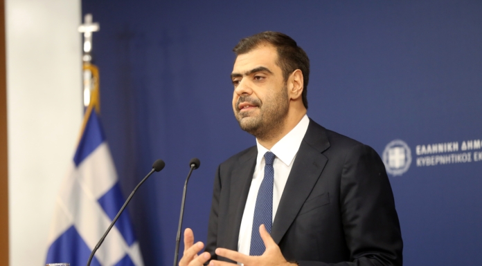 Ενημέρωση των πολιτικών συντακτών και ανταποκριτών ξένου Τύπου από τον Υφυπουργό παρά τω Πρωθυπουργώ και Κυβερνητικό Εκπρόσωπο Παύλο Μαρινάκη