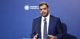 Η ενημέρωση των πολιτικών συντακτών και ανταποκριτών ξένου Τύπου από τον Υφυπουργό παρά τω Πρωθυπουργώ και Κυβερνητικό Εκπρόσωπο Παύλο Μαρινάκη