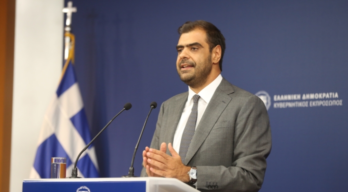Ενημέρωση των πολιτικών συντακτών και ανταποκριτών ξένου Τύπου από τον Υφυπουργό παρά τω Πρωθυπουργώ και Κυβερνητικό Εκπρόσωπο Παύλο Μαρινάκη