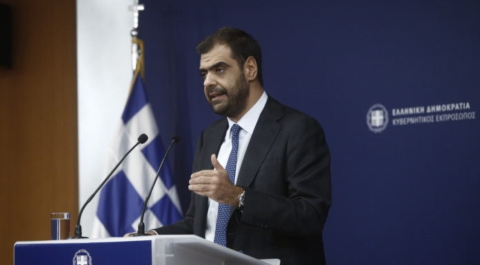 Ενημέρωση των πολιτικών συντακτών και ανταποκριτών ξένου Τύπου από τον Υφυπουργό παρά τω Πρωθυπουργώ και Κυβερνητικό Εκπρόσωπο Παύλο Μαρινάκη