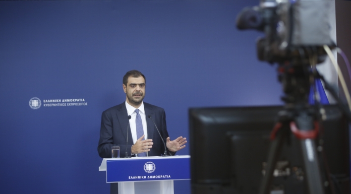 Ενημέρωση των πολιτικών συντακτών και ανταποκριτών ξένου Τύπου από τον Υφυπουργό παρά τω Πρωθυπουργώ και Κυβερνητικό Εκπρόσωπο Παύλο Μαρινάκη