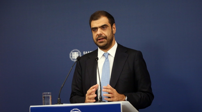 Ενημέρωση των πολιτικών συντακτών και ανταποκριτών ξένου Τύπου από τον Υφυπουργό παρά τω Πρωθυπουργώ και Κυβερνητικό Εκπρόσωπο Παύλο Μαρινάκη